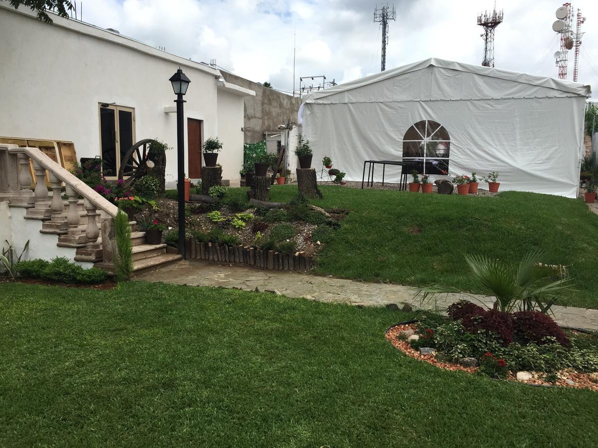 Los Nogales Inn Camargo 外观 照片